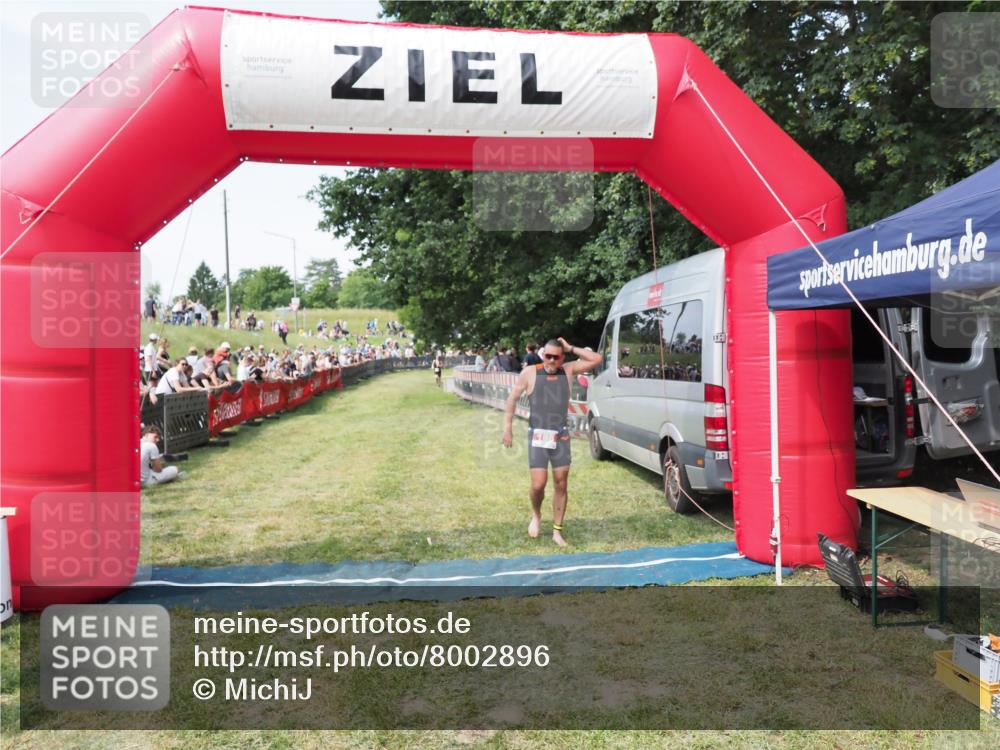21.06.2025 - 27. Vierlanden-Triathlon MichiJ http://msf.ph/oto/8002896 15.06.2026 11:27:00 Ziel 188 meine-sportfotos.de