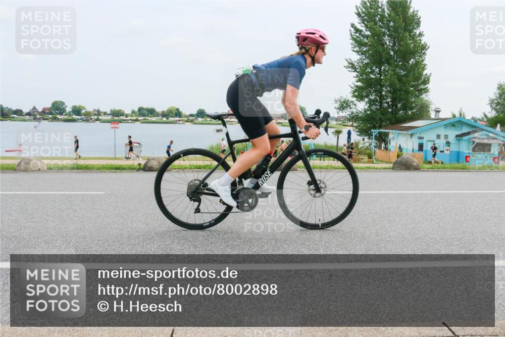 21.06.2025 - 27. Vierlanden-Triathlon H.Heesch http://msf.ph/oto/8002898 15.06.2025 12:44:28 Radfahren 965 meine-sportfotos.de