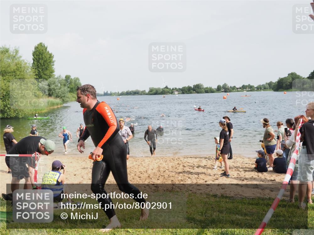 21.06.2025 - 27. Vierlanden-Triathlon MichiJ http://msf.ph/oto/8002901 15.06.2026 10:05:37 Schwimmen 366, 378, 401, 413, 450 meine-sportfotos.de