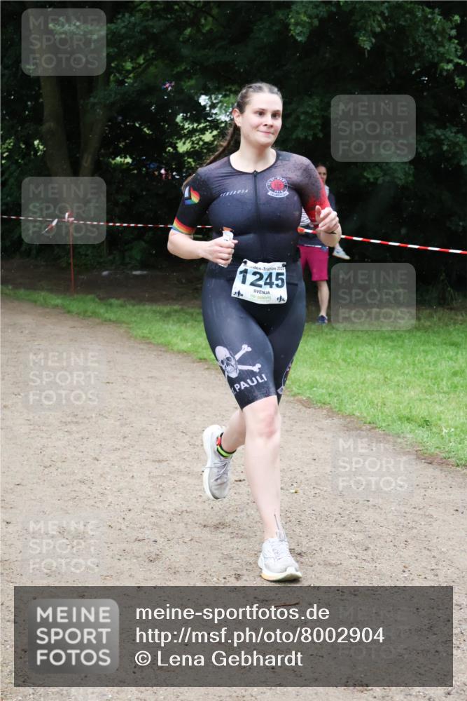 21.06.2025 - 27. Vierlanden-Triathlon Lena Gebhardt http://msf.ph/oto/8002904 15.06.2025 14:11:51 Laufen 910, 2025, 1245, 14 meine-sportfotos.de