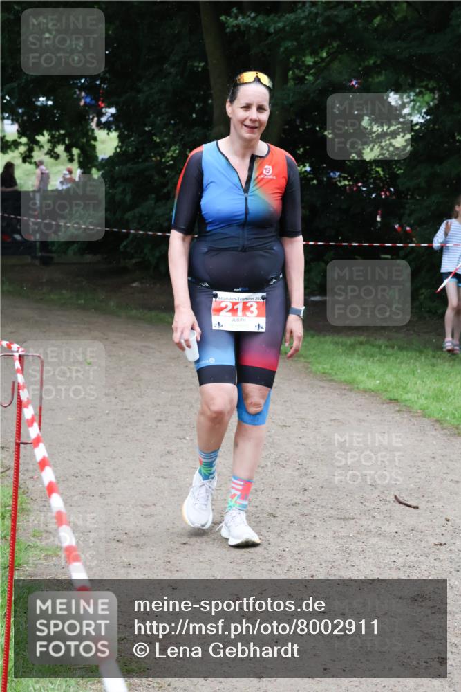21.06.2025 - 27. Vierlanden-Triathlon Lena Gebhardt http://msf.ph/oto/8002911 15.06.2025 14:14:01 Laufen 213, 14 meine-sportfotos.de