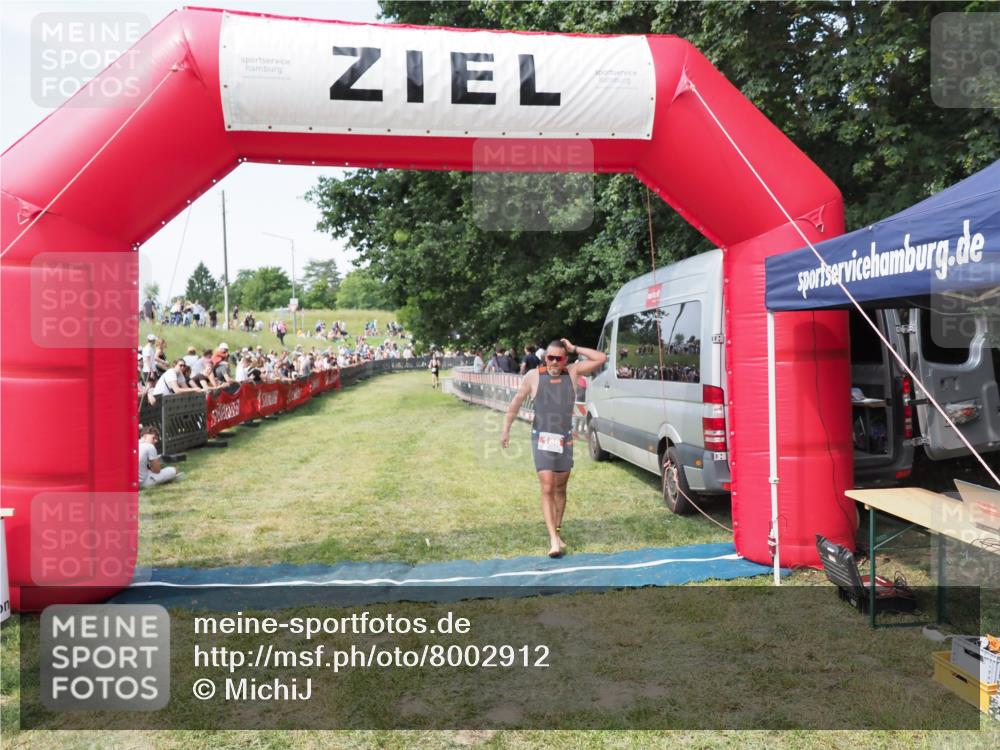 21.06.2025 - 27. Vierlanden-Triathlon MichiJ http://msf.ph/oto/8002912 15.06.2026 11:27:00 Ziel 188 meine-sportfotos.de
