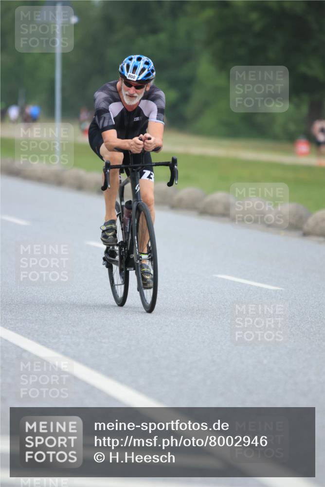 21.06.2025 - 27. Vierlanden-Triathlon H.Heesch http://msf.ph/oto/8002946 15.06.2025 12:44:16 Radfahren 800, 849 meine-sportfotos.de