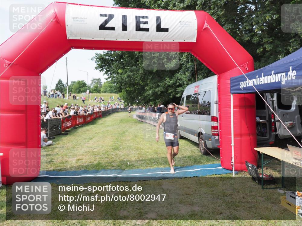 21.06.2025 - 27. Vierlanden-Triathlon MichiJ http://msf.ph/oto/8002947 15.06.2026 11:27:00 Ziel 188 meine-sportfotos.de