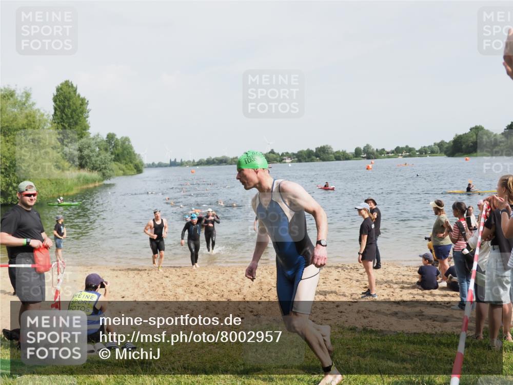 21.06.2025 - 27. Vierlanden-Triathlon MichiJ http://msf.ph/oto/8002957 15.06.2026 10:05:42 Schwimmen 366, 378, 392, 401, 413, 442, 450 meine-sportfotos.de