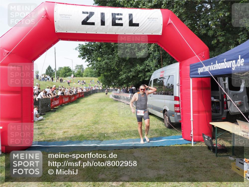 21.06.2025 - 27. Vierlanden-Triathlon MichiJ http://msf.ph/oto/8002958 15.06.2026 11:27:00 Ziel 188 meine-sportfotos.de