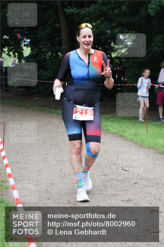 21.06.2025 - 27. Vierlanden-Triathlon Lena Gebhardt http://msf.ph/oto/8002960 15.06.2025 14:14:02 Laufen 202, 213, 4 meine-sportfotos.de