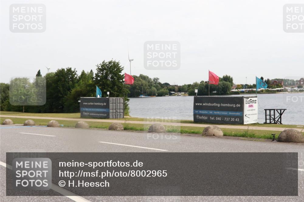 15.06.2025 - 27. Vierlanden-Triathlon H.Heesch http://msf.ph/oto/8002965 15.06.2025 10:28:56 Radfahren 71, 200, 313 meine-sportfotos.de