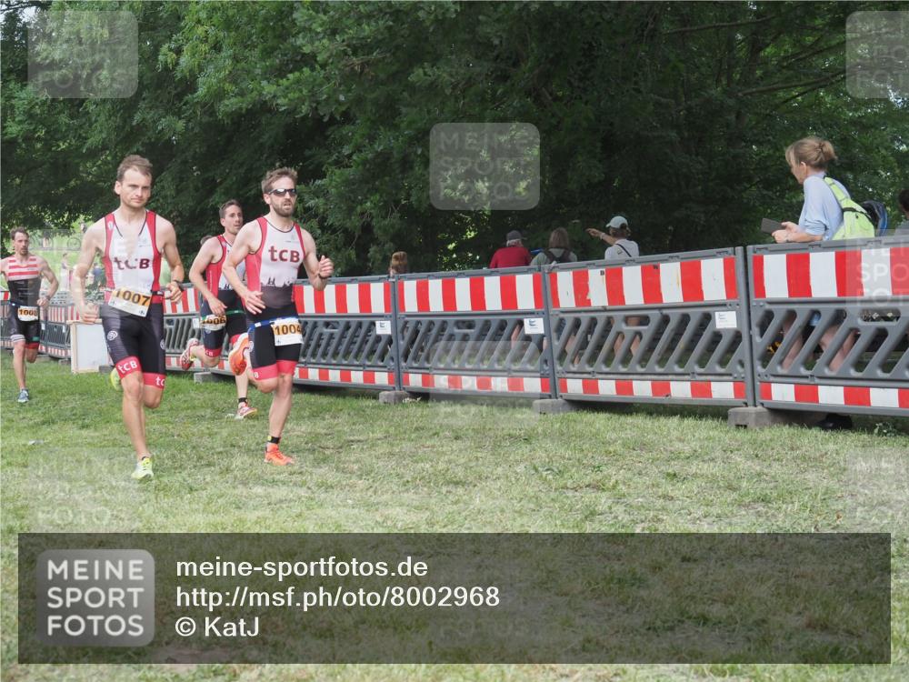 21.06.2025 - 27. Vierlanden-Triathlon KatJ http://msf.ph/oto/8002968 15.06.2025 12:56:44 Ziel 1004, 1006, 1007, 1008 meine-sportfotos.de