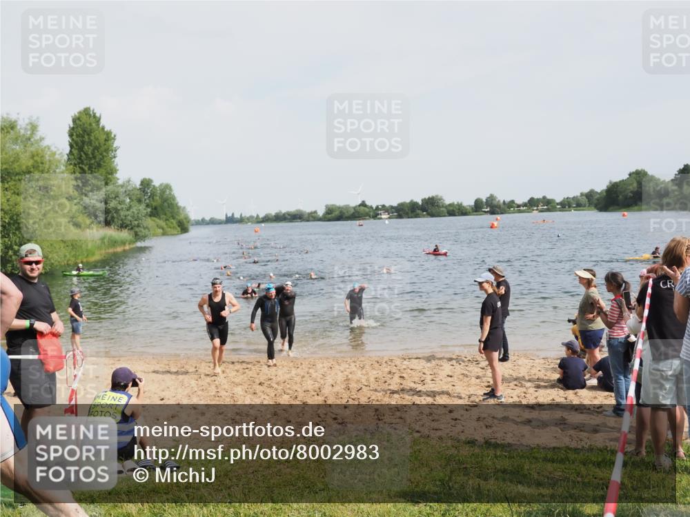 21.06.2025 - 27. Vierlanden-Triathlon MichiJ http://msf.ph/oto/8002983 15.06.2026 10:05:43 Schwimmen 366, 378, 392, 401, 413, 435, 442, 450 meine-sportfotos.de