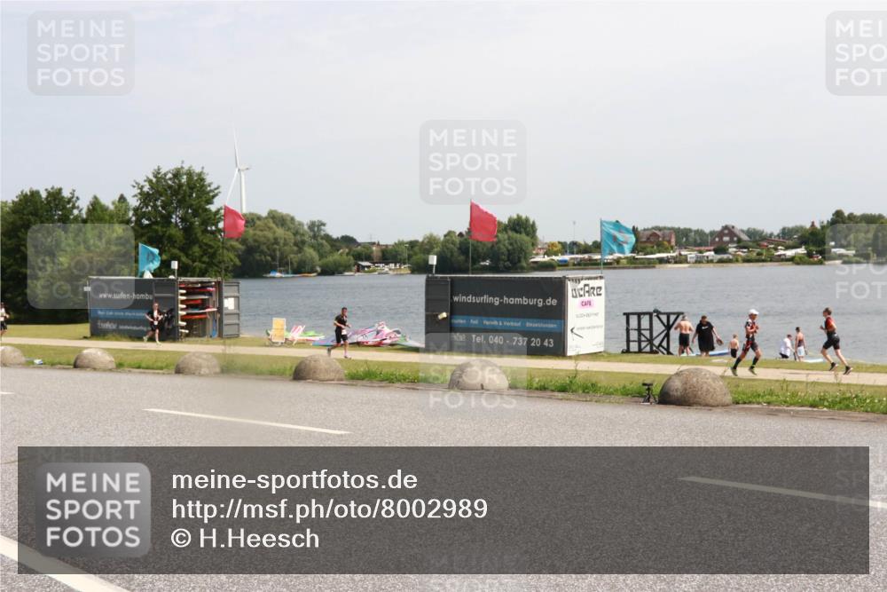 21.06.2025 - 27. Vierlanden-Triathlon H.Heesch http://msf.ph/oto/8002989 15.06.2025 11:47:35 Radfahren 649, 684, 934 meine-sportfotos.de