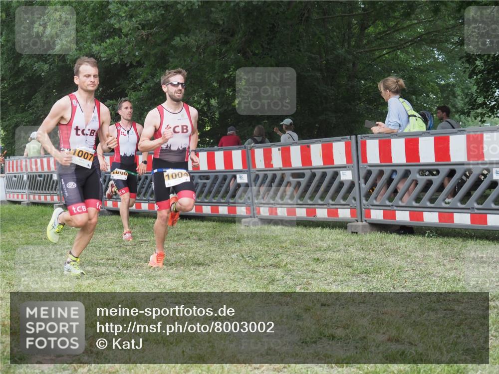 21.06.2025 - 27. Vierlanden-Triathlon KatJ http://msf.ph/oto/8003002 15.06.2025 12:56:44 Ziel 1004, 1006, 1007, 1008 meine-sportfotos.de