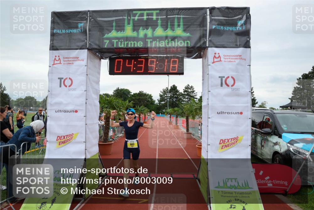 15.06.2025 - 7 Türme Triathlon Michael Strokosch http://msf.ph/oto/8003009 15.06.2025 14:39:18 Ziel 803 meine-sportfotos.de