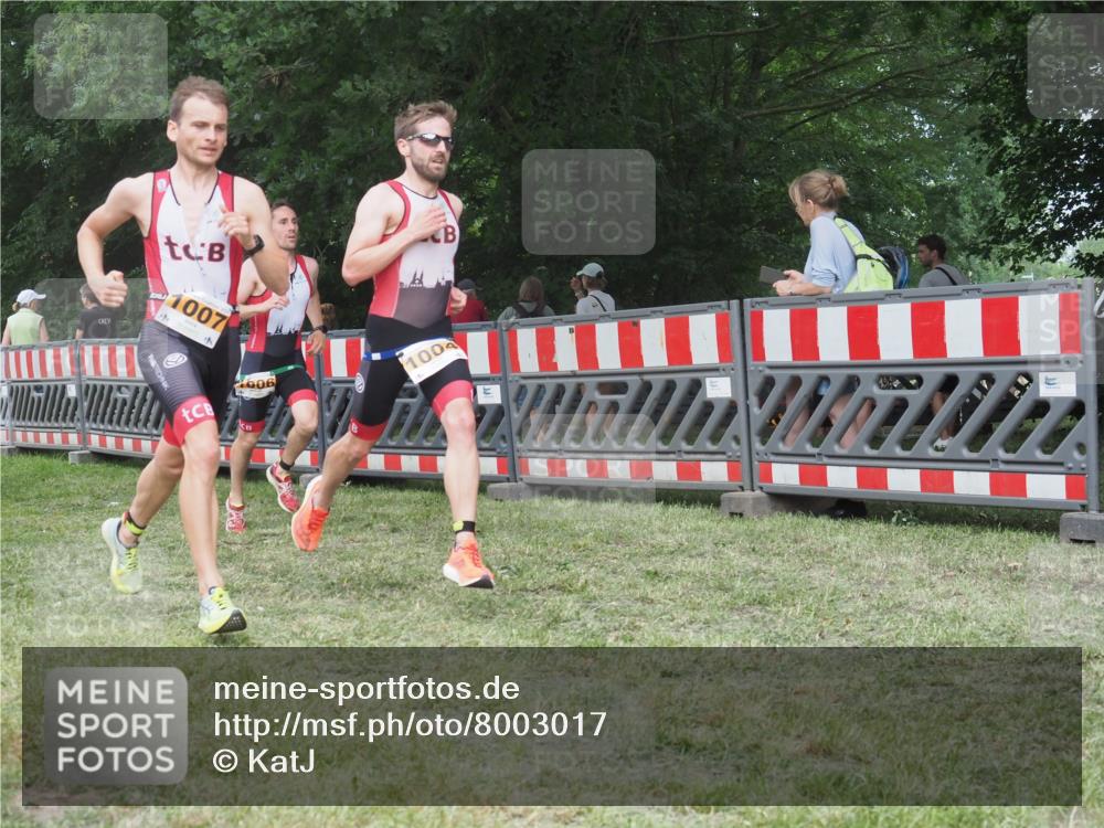 21.06.2025 - 27. Vierlanden-Triathlon KatJ http://msf.ph/oto/8003017 15.06.2025 12:56:44 Ziel 1004, 1006, 1007, 1008 meine-sportfotos.de