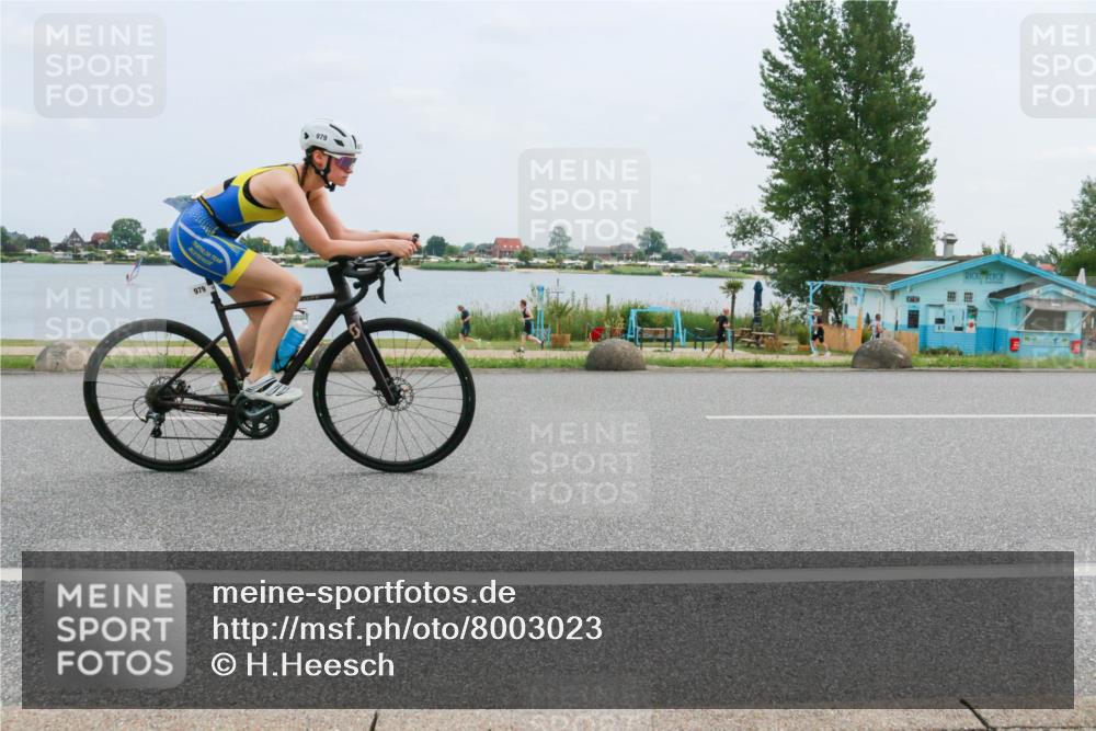 21.06.2025 - 27. Vierlanden-Triathlon H.Heesch http://msf.ph/oto/8003023 15.06.2025 12:44:57 Radfahren 893, 979 meine-sportfotos.de