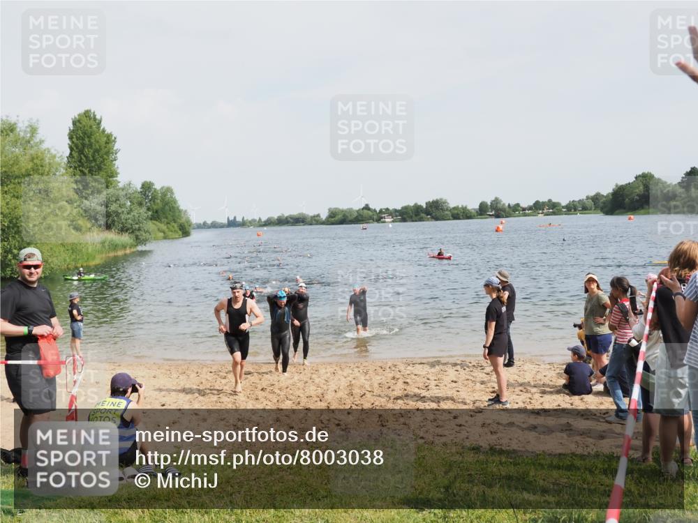 21.06.2025 - 27. Vierlanden-Triathlon MichiJ http://msf.ph/oto/8003038 15.06.2026 10:05:44 Schwimmen 366, 392, 401, 413, 435, 442, 450 meine-sportfotos.de