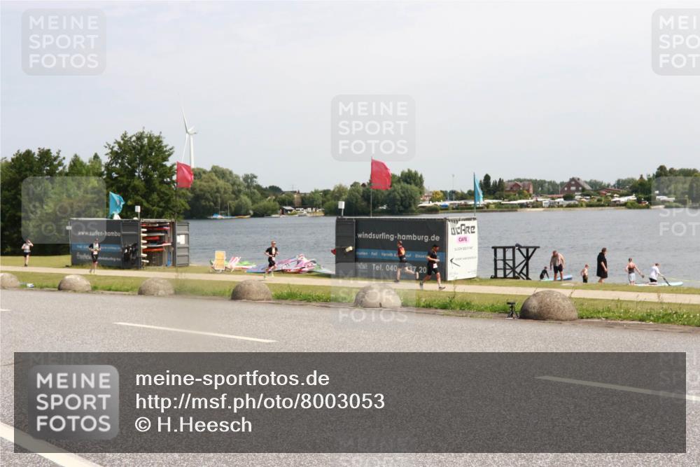 21.06.2025 - 27. Vierlanden-Triathlon H.Heesch http://msf.ph/oto/8003053 15.06.2025 11:47:38 Radfahren 649, 934 meine-sportfotos.de
