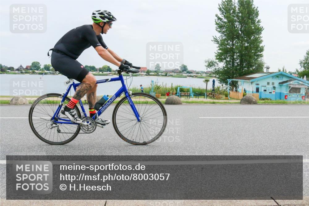21.06.2025 - 27. Vierlanden-Triathlon H.Heesch http://msf.ph/oto/8003057 15.06.2025 12:45:08 Radfahren 834 meine-sportfotos.de