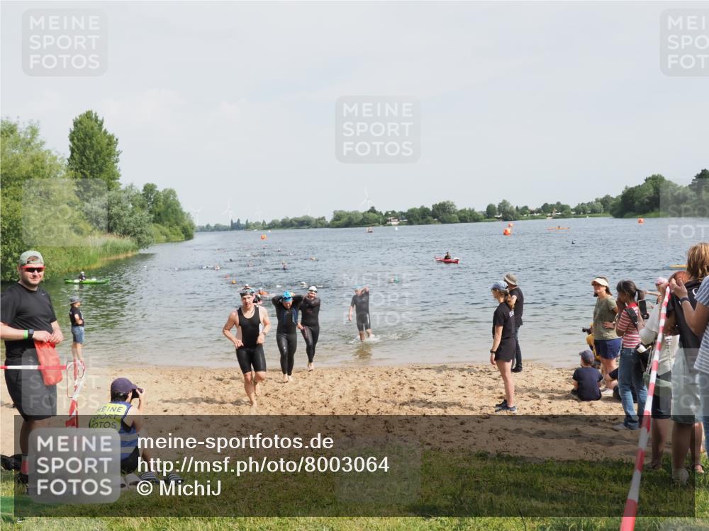 21.06.2025 - 27. Vierlanden-Triathlon MichiJ http://msf.ph/oto/8003064 15.06.2026 10:05:44 Schwimmen 366, 392, 401, 413, 435, 442, 450 meine-sportfotos.de