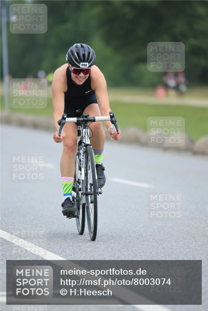 21.06.2025 - 27. Vierlanden-Triathlon H.Heesch http://msf.ph/oto/8003074 15.06.2025 12:44:38 Radfahren 673, 719, 898 meine-sportfotos.de