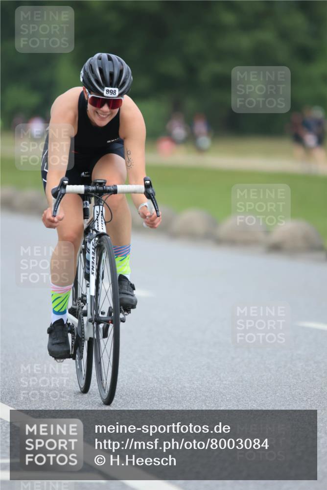 21.06.2025 - 27. Vierlanden-Triathlon H.Heesch http://msf.ph/oto/8003084 15.06.2025 12:44:38 Radfahren 673, 719, 898 meine-sportfotos.de