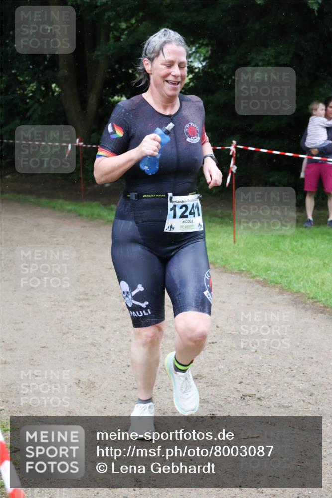 21.06.2025 - 27. Vierlanden-Triathlon Lena Gebhardt http://msf.ph/oto/8003087 15.06.2025 14:14:22 Laufen 1241, 12 meine-sportfotos.de
