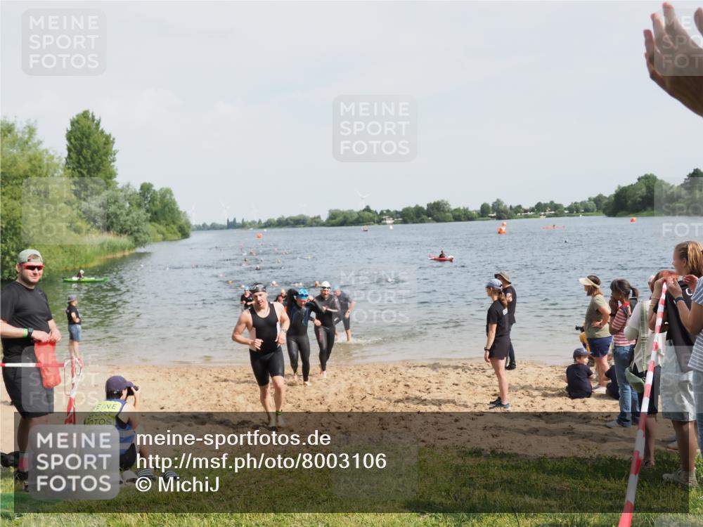 21.06.2025 - 27. Vierlanden-Triathlon MichiJ http://msf.ph/oto/8003106 15.06.2026 10:05:45 Schwimmen 366, 392, 401, 413, 435, 442, 450 meine-sportfotos.de