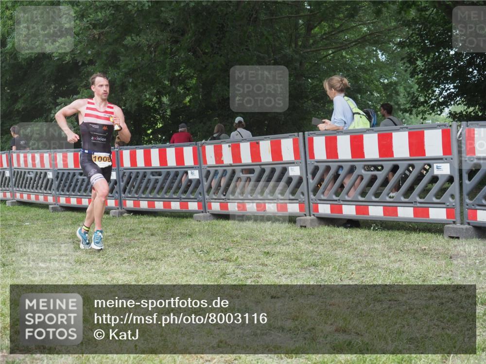 21.06.2025 - 27. Vierlanden-Triathlon KatJ http://msf.ph/oto/8003116 15.06.2025 12:56:46 Ziel 1008 meine-sportfotos.de