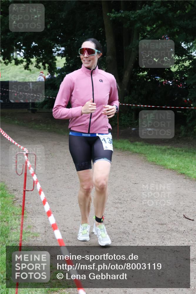 21.06.2025 - 27. Vierlanden-Triathlon Lena Gebhardt http://msf.ph/oto/8003119 15.06.2025 14:15:37 Laufen 30 meine-sportfotos.de