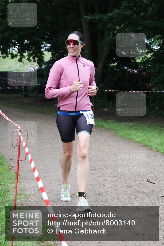 21.06.2025 - 27. Vierlanden-Triathlon Lena Gebhardt http://msf.ph/oto/8003140 15.06.2025 14:15:37 Laufen 13 meine-sportfotos.de