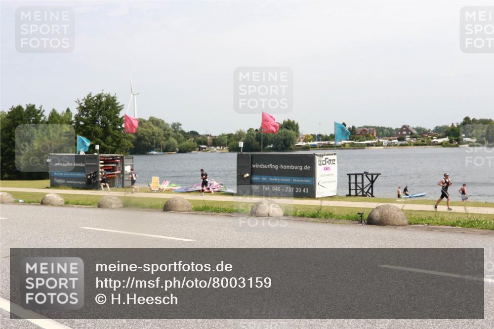 21.06.2025 - 27. Vierlanden-Triathlon H.Heesch http://msf.ph/oto/8003159 15.06.2025 11:47:53 Radfahren 82, 706, 829 meine-sportfotos.de