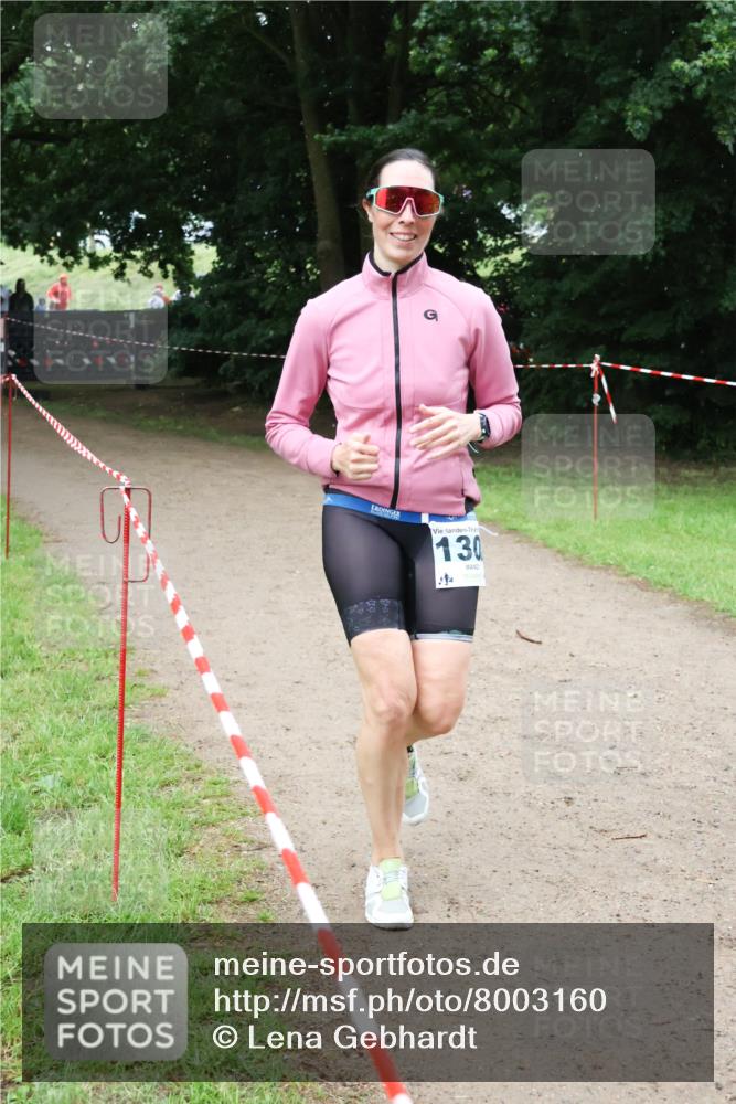 21.06.2025 - 27. Vierlanden-Triathlon Lena Gebhardt http://msf.ph/oto/8003160 15.06.2025 14:15:38 Laufen 130 meine-sportfotos.de