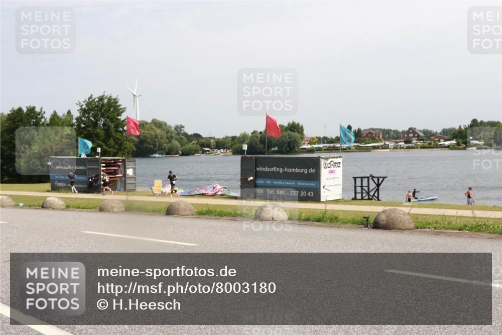 21.06.2025 - 27. Vierlanden-Triathlon H.Heesch http://msf.ph/oto/8003180 15.06.2025 11:47:54 Radfahren 82, 706, 829 meine-sportfotos.de