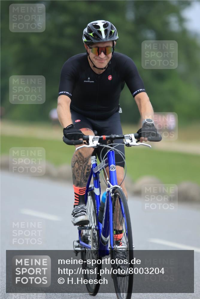 21.06.2025 - 27. Vierlanden-Triathlon H.Heesch http://msf.ph/oto/8003204 15.06.2025 12:45:05 Radfahren 834 meine-sportfotos.de