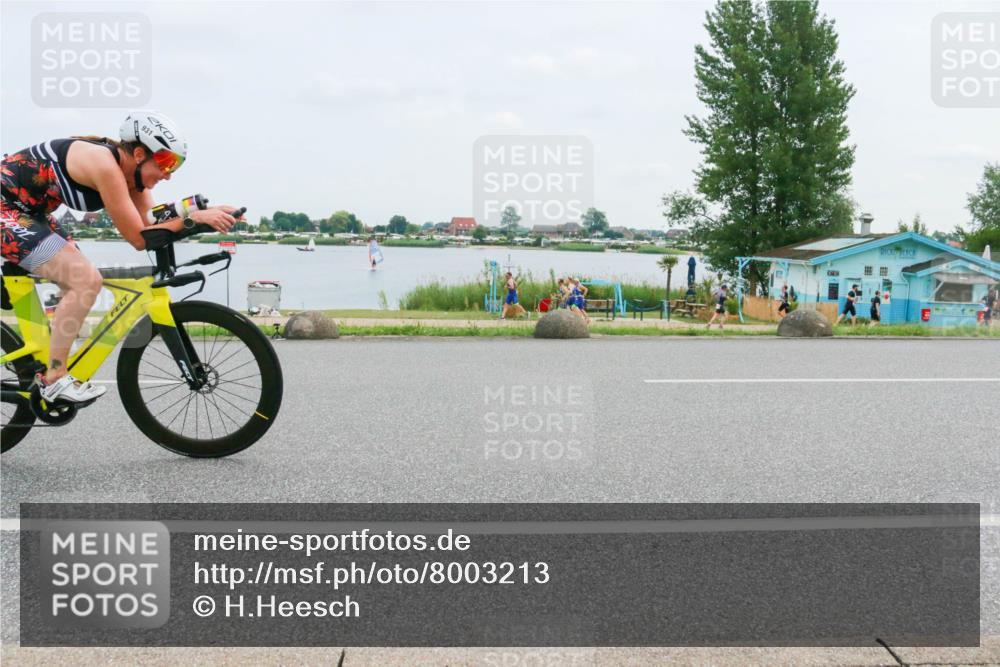 21.06.2025 - 27. Vierlanden-Triathlon H.Heesch http://msf.ph/oto/8003213 15.06.2025 12:47:16 Radfahren 931 meine-sportfotos.de