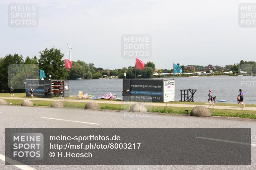21.06.2025 - 27. Vierlanden-Triathlon H.Heesch http://msf.ph/oto/8003217 15.06.2025 11:47:55 Radfahren 706 meine-sportfotos.de
