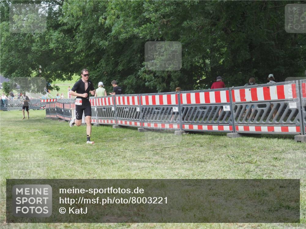 21.06.2025 - 27. Vierlanden-Triathlon KatJ http://msf.ph/oto/8003221 15.06.2025 12:56:58 Ziel 59, 86 meine-sportfotos.de