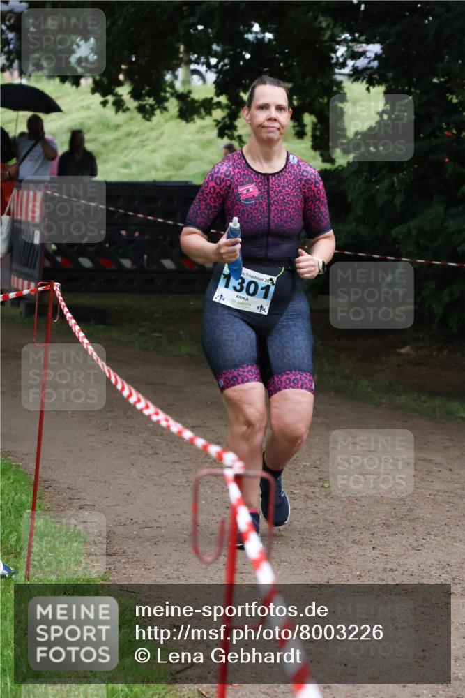 21.06.2025 - 27. Vierlanden-Triathlon Lena Gebhardt http://msf.ph/oto/8003226 15.06.2025 14:16:20 Laufen 11301, 20 meine-sportfotos.de