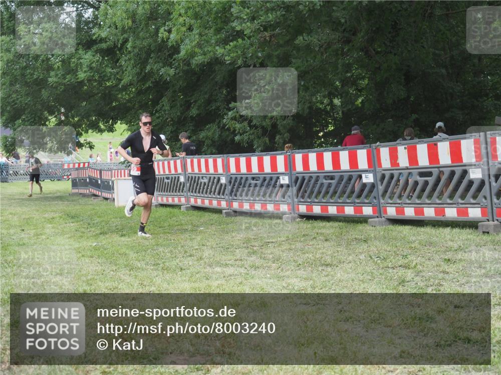 21.06.2025 - 27. Vierlanden-Triathlon KatJ http://msf.ph/oto/8003240 15.06.2025 12:56:58 Ziel 59, 86 meine-sportfotos.de