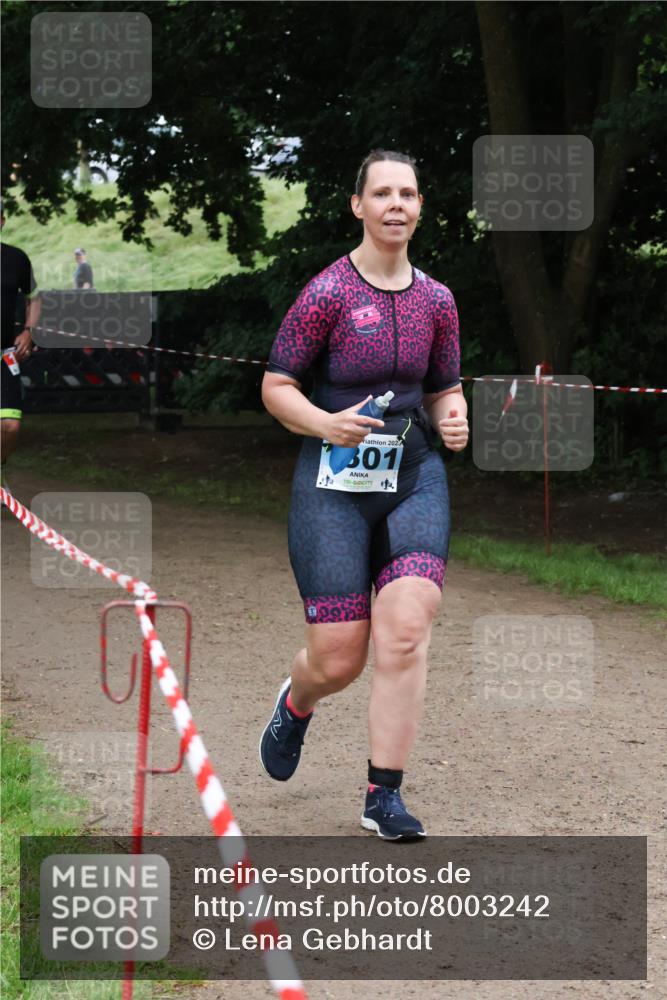 21.06.2025 - 27. Vierlanden-Triathlon Lena Gebhardt http://msf.ph/oto/8003242 15.06.2025 14:16:21 Laufen 2025, 301 meine-sportfotos.de