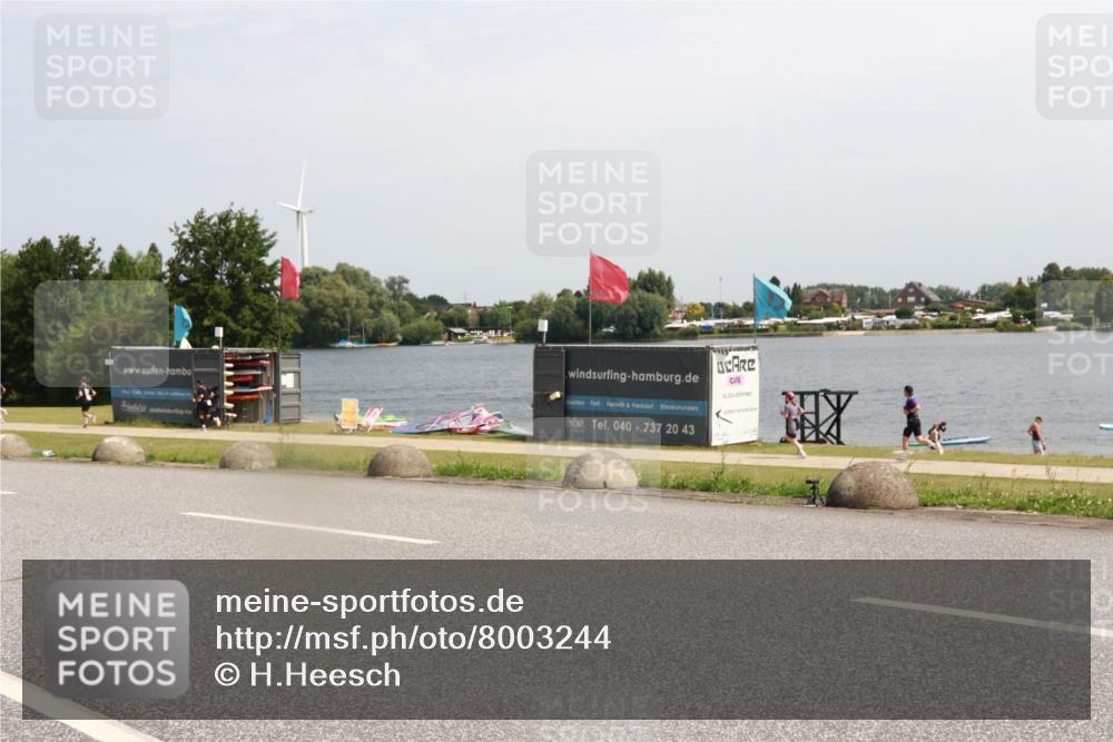 21.06.2025 - 27. Vierlanden-Triathlon H.Heesch http://msf.ph/oto/8003244 15.06.2025 11:47:56 Radfahren 706 meine-sportfotos.de