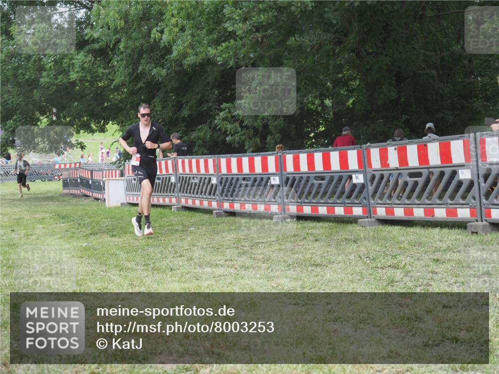 21.06.2025 - 27. Vierlanden-Triathlon KatJ http://msf.ph/oto/8003253 15.06.2025 12:56:58 Ziel 59, 86 meine-sportfotos.de