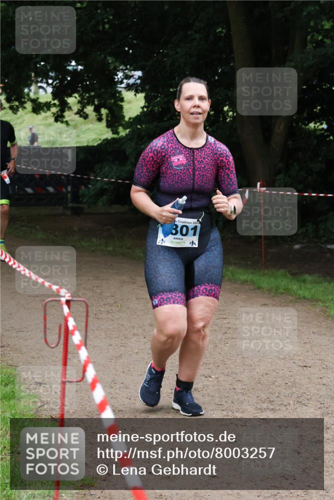 21.06.2025 - 27. Vierlanden-Triathlon Lena Gebhardt http://msf.ph/oto/8003257 15.06.2025 14:16:21 Laufen 2026, 301 meine-sportfotos.de
