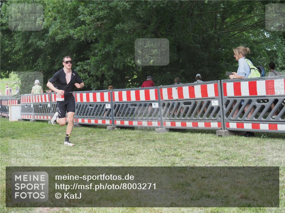 21.06.2025 - 27. Vierlanden-Triathlon KatJ http://msf.ph/oto/8003271 15.06.2025 12:56:59 Ziel 59, 86 meine-sportfotos.de