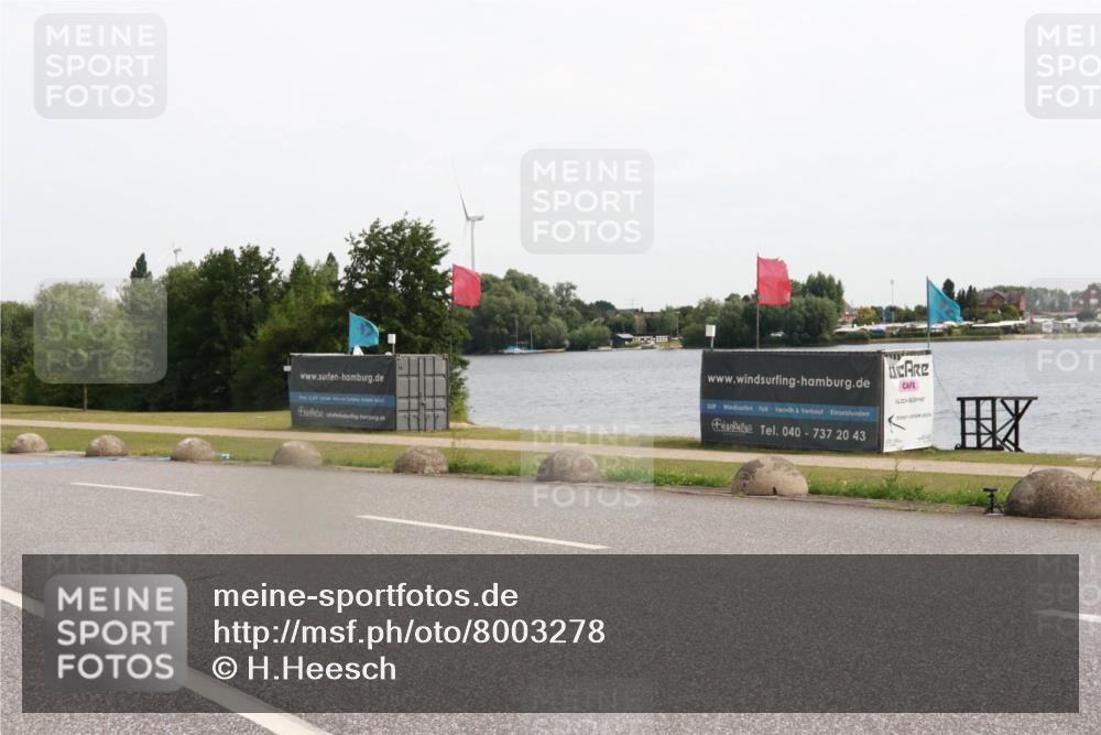 15.06.2025 - 27. Vierlanden-Triathlon H.Heesch http://msf.ph/oto/8003278 15.06.2025 10:29:21 Radfahren 64, 122, 128 meine-sportfotos.de