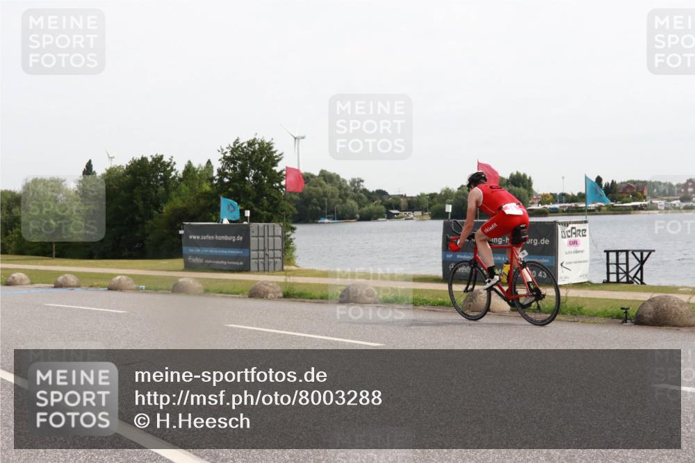 15.06.2025 - 27. Vierlanden-Triathlon H.Heesch http://msf.ph/oto/8003288 15.06.2025 10:29:21 Radfahren 64, 122, 128 meine-sportfotos.de
