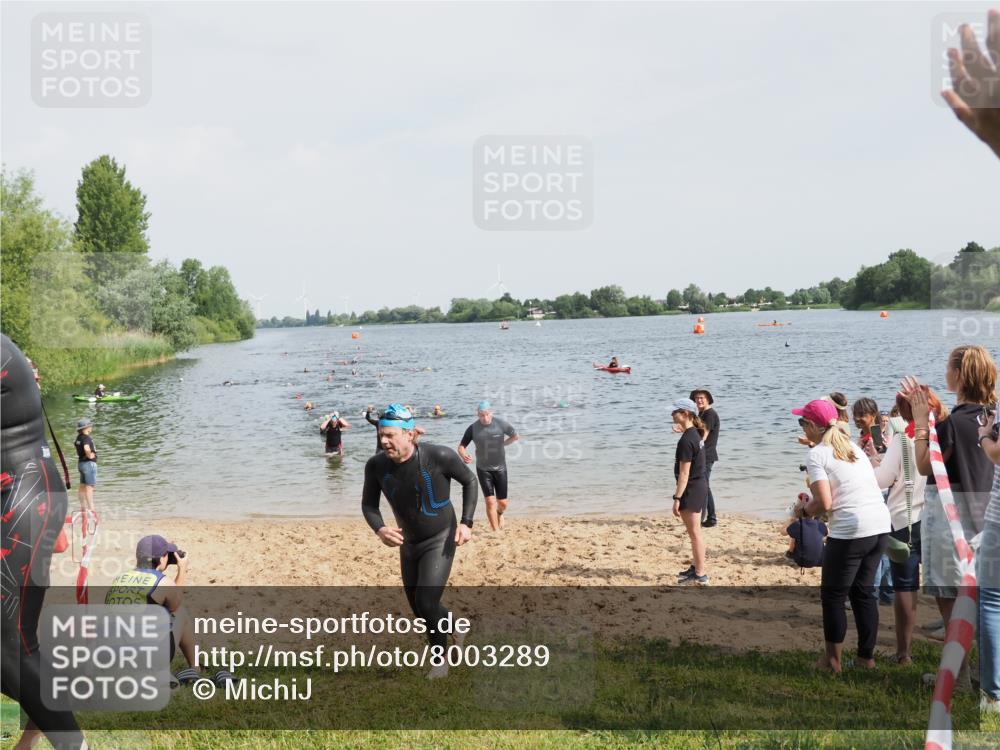 21.06.2025 - 27. Vierlanden-Triathlon MichiJ http://msf.ph/oto/8003289 15.06.2026 10:05:49 Schwimmen 372, 392, 401, 435, 442, 450, 458 meine-sportfotos.de