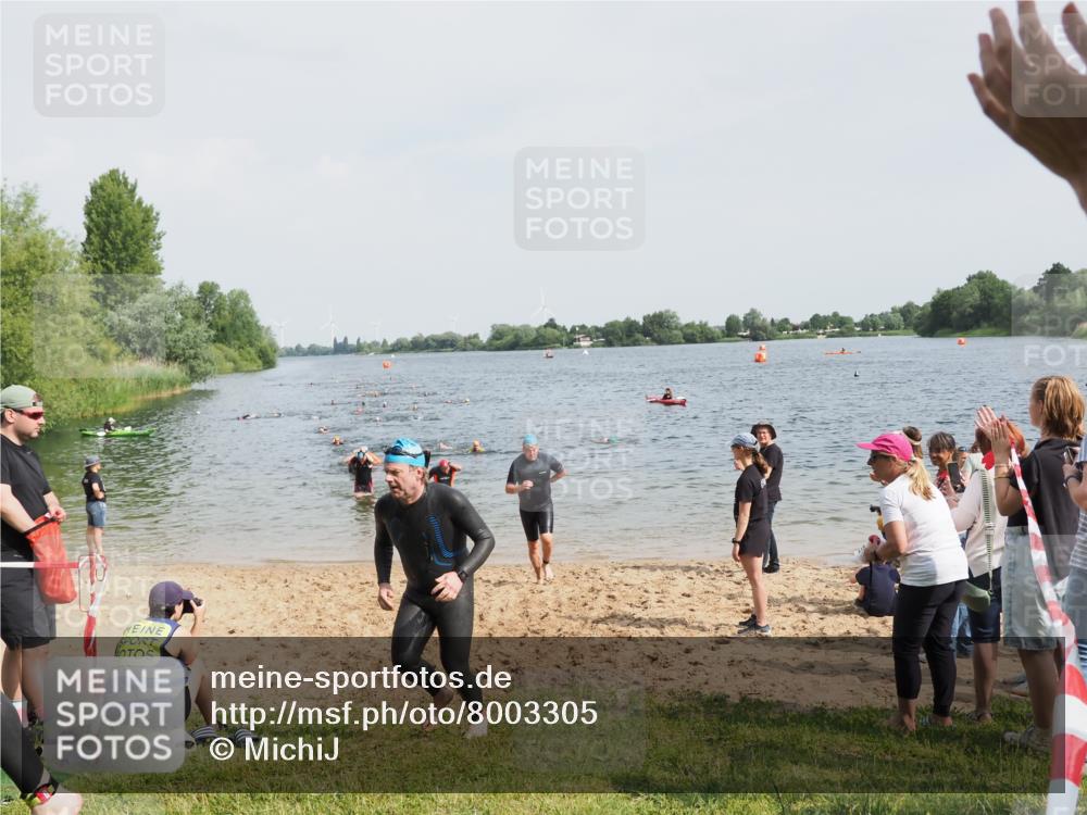 21.06.2025 - 27. Vierlanden-Triathlon MichiJ http://msf.ph/oto/8003305 15.06.2026 10:05:49 Schwimmen 372, 392, 401, 435, 442, 450, 458 meine-sportfotos.de