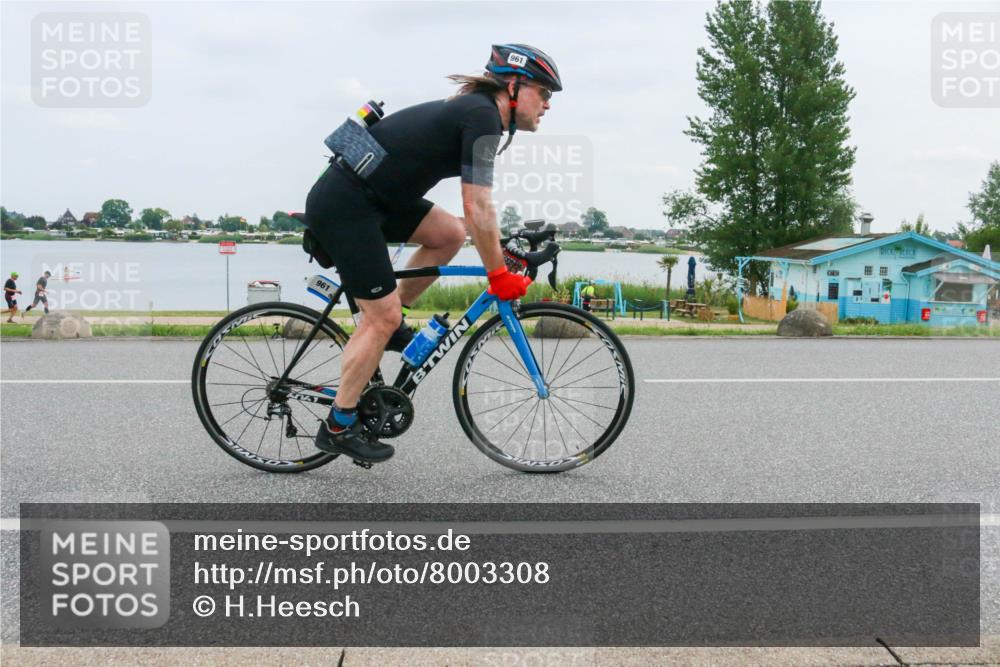 21.06.2025 - 27. Vierlanden-Triathlon H.Heesch http://msf.ph/oto/8003308 15.06.2025 12:47:59 Radfahren 961 meine-sportfotos.de