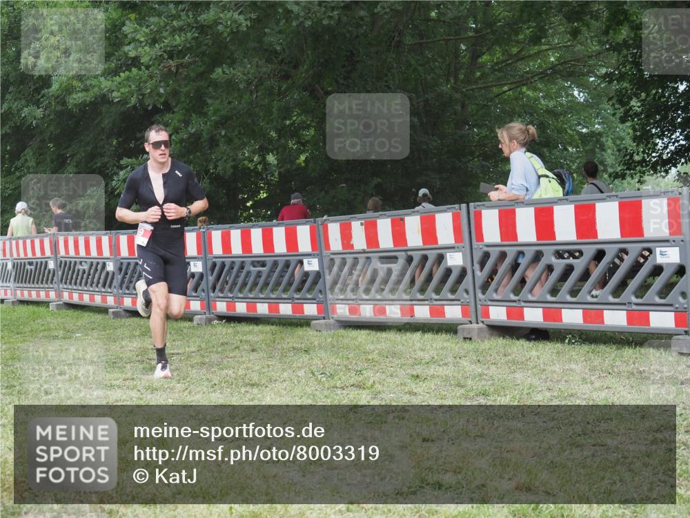 21.06.2025 - 27. Vierlanden-Triathlon KatJ http://msf.ph/oto/8003319 15.06.2025 12:56:59 Ziel 59, 86 meine-sportfotos.de